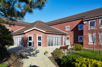 Photo showing the garden at Dingle Grange